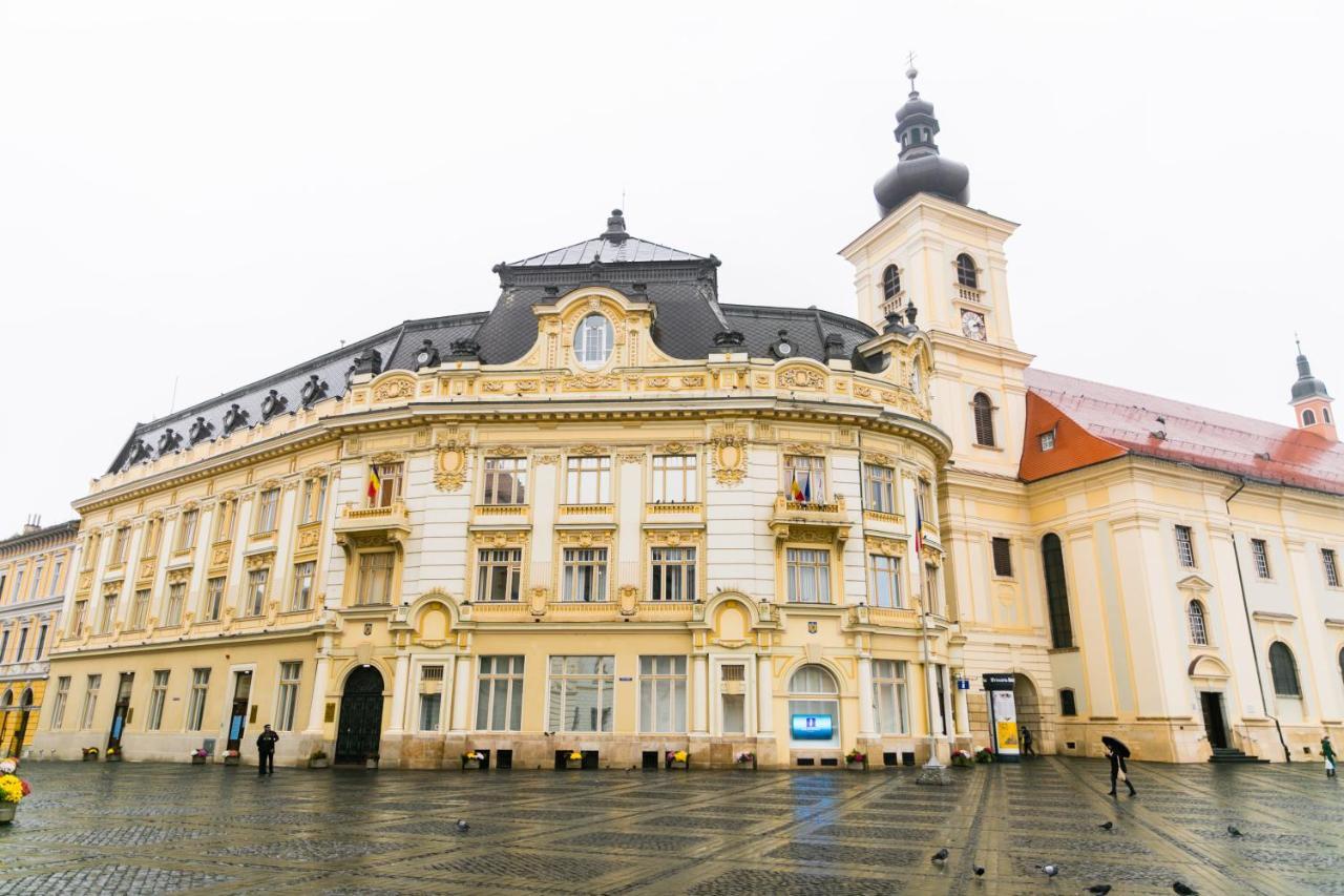 Vendi Grand Square Residence Sibiu Eksteriør bilde