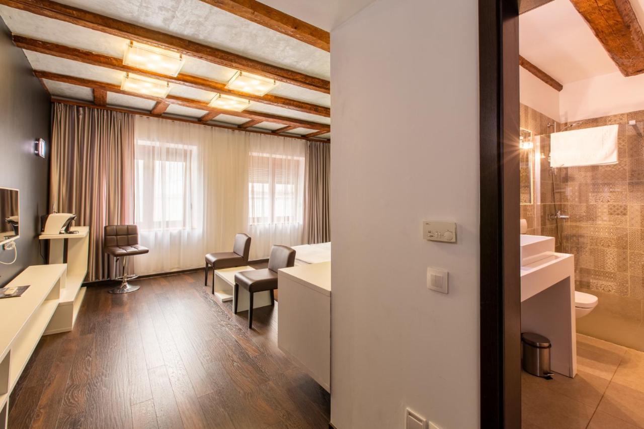 Vendi Grand Square Residence Sibiu Eksteriør bilde